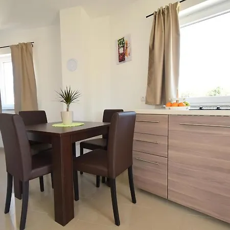 Apartment Mario Malinska